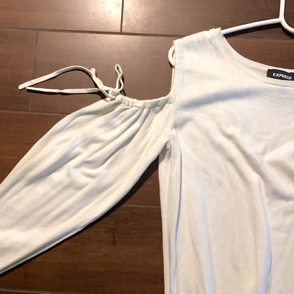 Open shoulder shirt